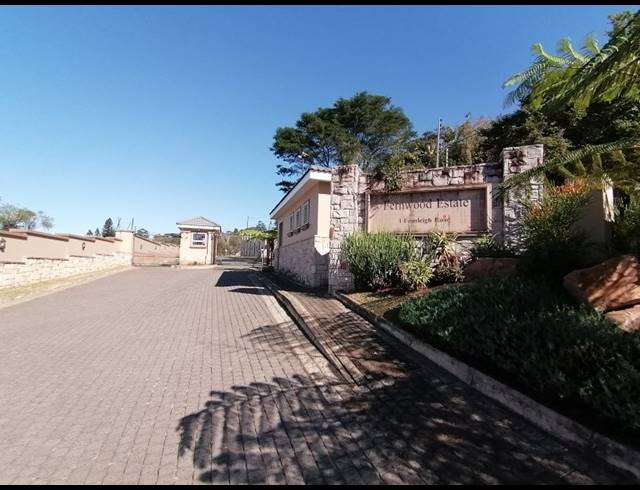 2 BEDROOM FLAT FOR SALE IN PADFIELD PARK